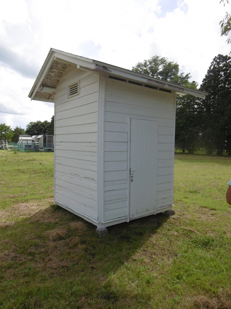 こんなに小さくてぼろぼろの小屋が、国の有形登録文化財に?!所有者も驚きの結果が…。